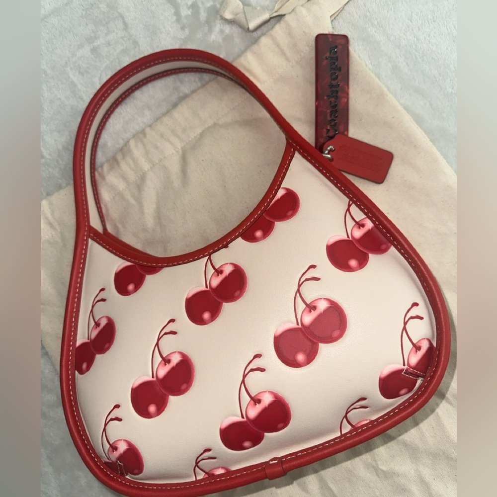 Coach Cherry bag in ERG BG CH PRT coachtopia